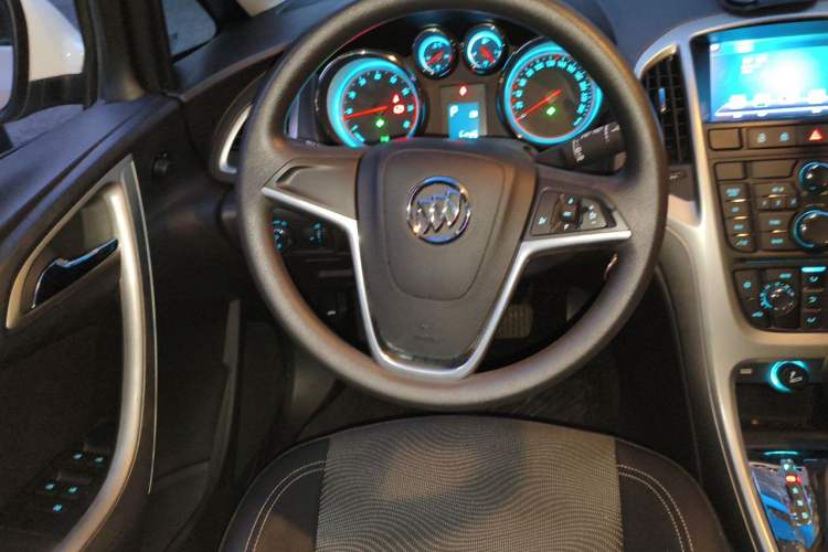 Used Buick GT 2014 XT 1.6L Automatic Fashion Edition Steering Wheel