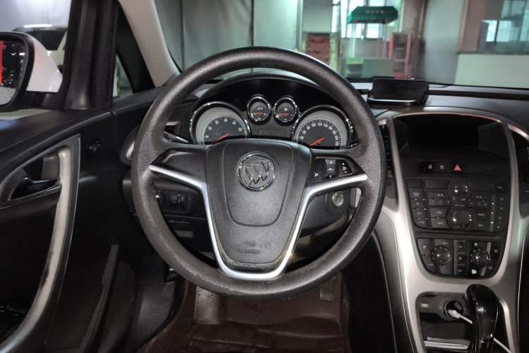 Used Buick GT 2014 XT 1.6L Automatic Fashion Edition Steering Wheel