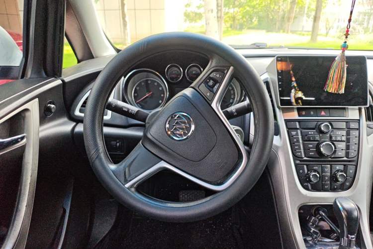 Used Buick GT 2014 XT 1.6L Automatic Fashion Edition Steering Wheel