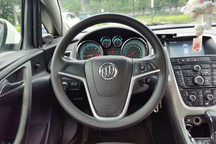 Used Buick GT 2014 XT 1.6L Automatic Fashion Edition Steering Wheel