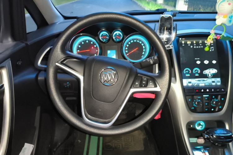 Used Buick GT 2014 XT 1.6L Automatic Comfort Edition Steering Wheel