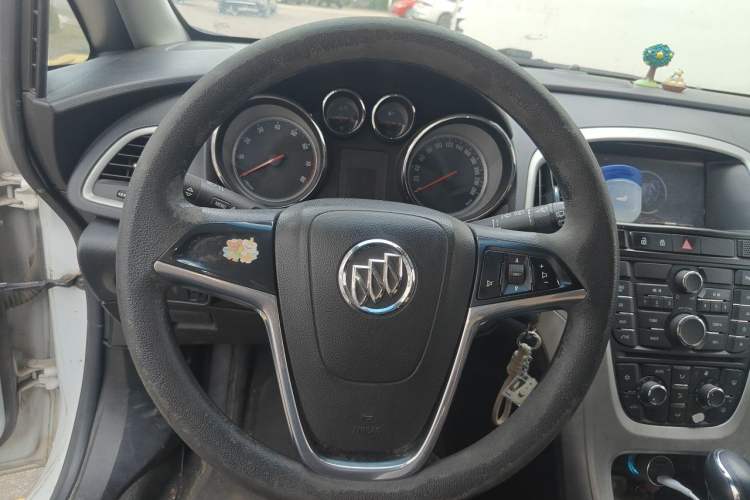 Used Buick GT 2014 XT 1.6L Automatic Fashion Edition Steering Wheel