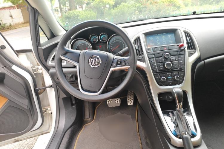 Used Buick GT 2014 XT 1.6L Automatic Fashion Edition Steering Wheel