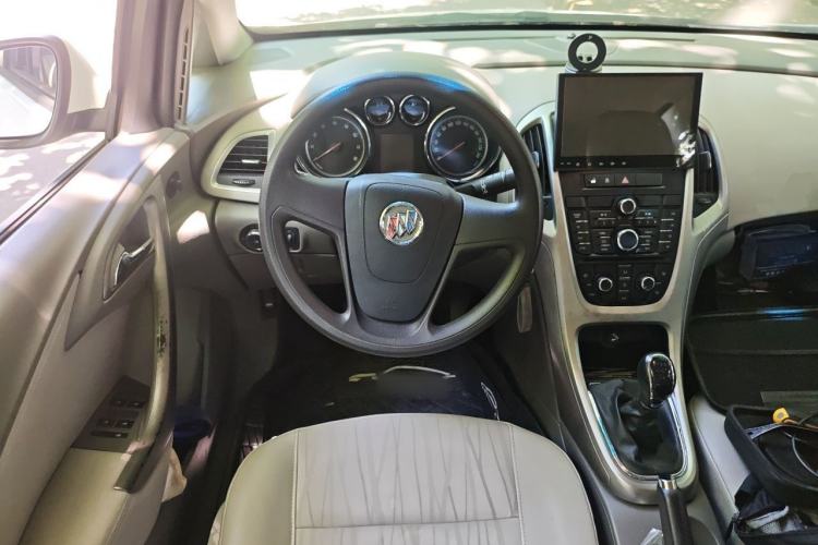 Used Buick GT 2014 XT 1.6L Manual Comfort Edition Steering Wheel