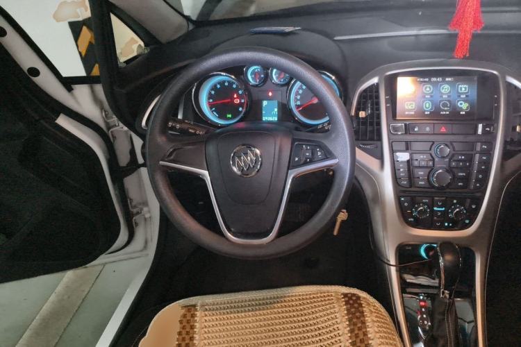 Used Buick GT 2014 XT 1.6L Automatic Fashion Edition Steering Wheel