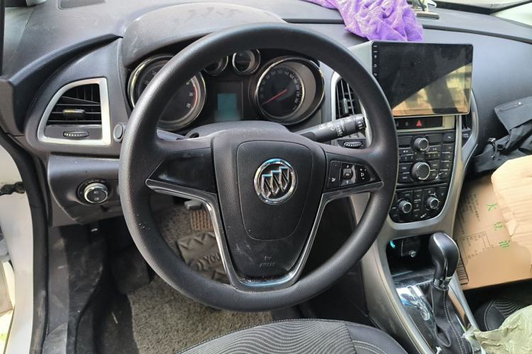 Used Buick GT 2014 XT 1.6L Automatic Fashion Edition Steering Wheel