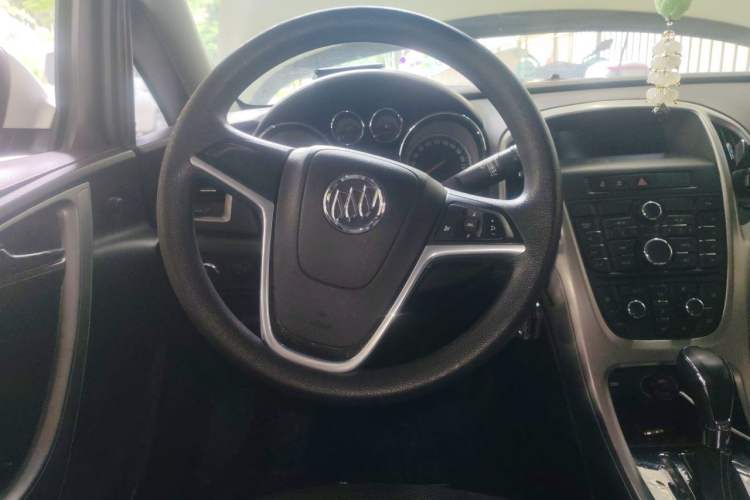 Used Buick GT 2014 XT 1.6L Automatic Fashion Edition Steering Wheel