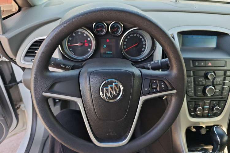 Used Buick GT 2014 XT 1.6L Automatic Fashion Edition Steering Wheel