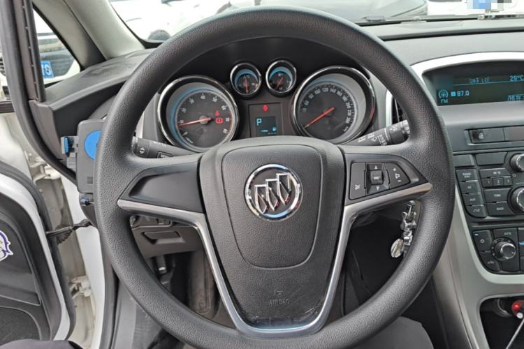 Used Buick GT 2014 XT 1.6L Automatic Fashion Edition Steering Wheel