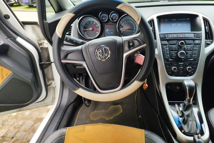 Used Buick GT 2014 XT 1.6L Automatic Fashion Edition Steering Wheel