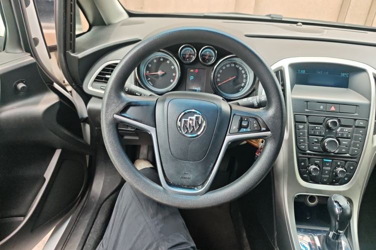 Used Buick GT 2014 XT 1.6L Automatic Fashion Edition Steering Wheel
