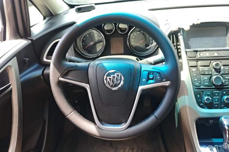 Used Buick GT 2014 XT 1.6L Automatic Fashion Edition Steering Wheel