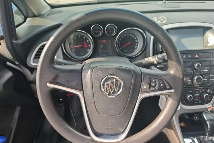 Used Buick GT 2014 XT 1.6L Automatic Fashion Edition Steering Wheel