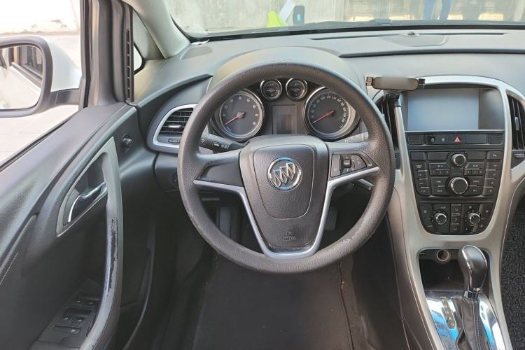 Used Buick GT 2014 XT 1.6L Automatic Fashion Edition Steering Wheel