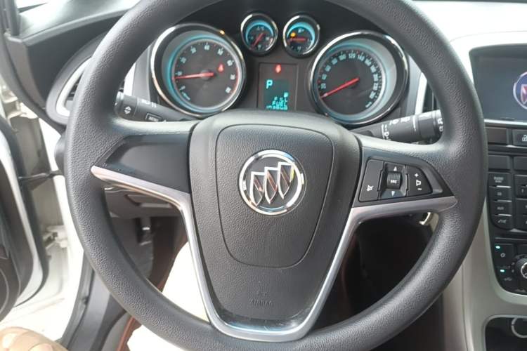 Used Buick GT 2014 XT 1.6L Automatic Fashion Edition Steering Wheel