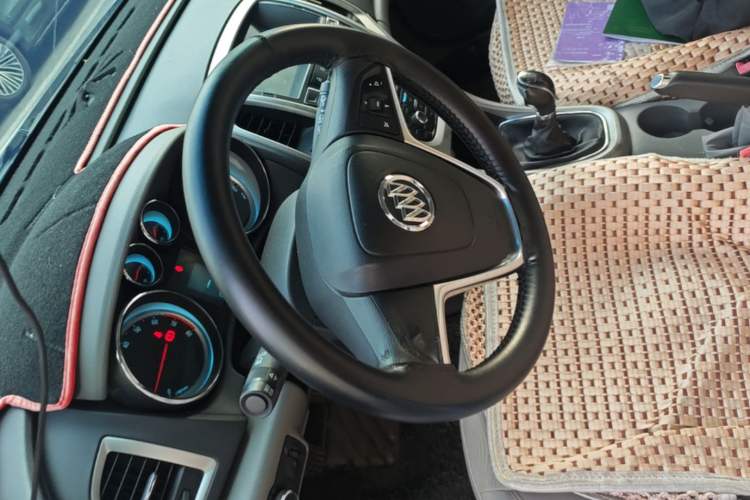 Used Buick GT 2014 XT 1.6L Manual Entry-Level Model Steering Wheel