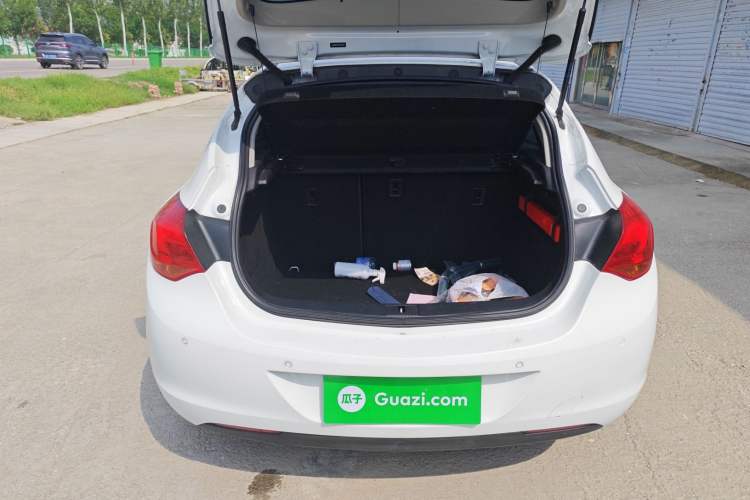 Used Buick GT 2014 XT 1.6L Automatic Fashion Edition Trunk