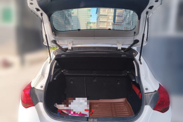 Used Buick GT 2014 XT 1.6L Automatic Fashion Edition Trunk