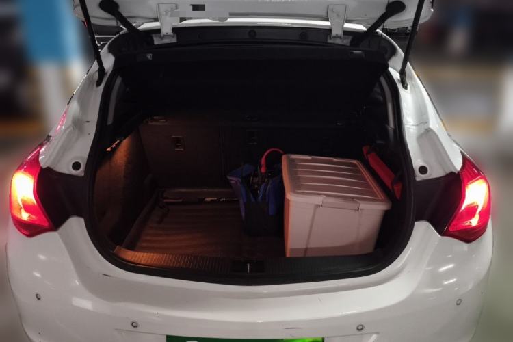 Used Buick GT 2014 XT 1.6L Automatic Fashion Edition Trunk