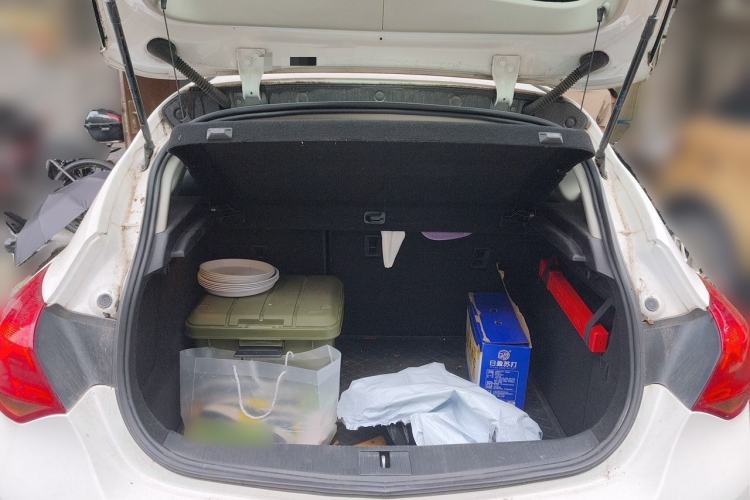 Used Buick GT 2014 XT 1.6L Automatic Fashion Edition Trunk