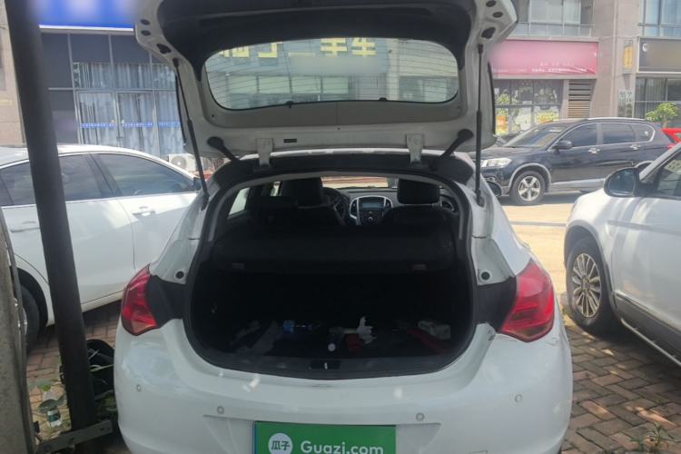 Used Buick GT 2014 XT 1.6L Automatic Fashion Edition Trunk