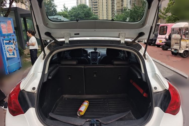 Used Buick GT 2014 XT 1.6L Automatic Fashion Edition Trunk