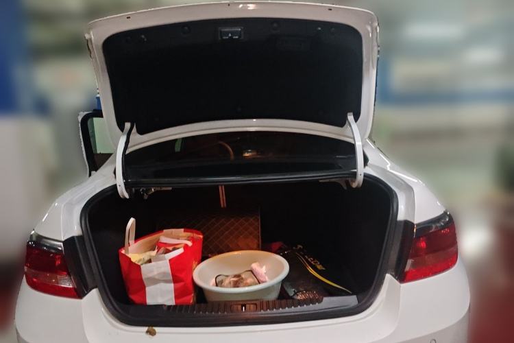Used Buick GT 2014 XT 1.6L Automatic Fashion Edition Trunk