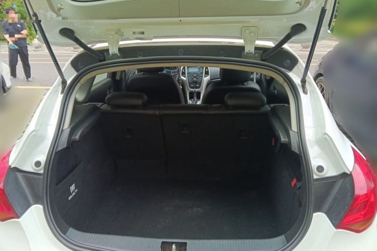 Used Buick GT 2014 XT 1.6L Automatic Fashion Edition Trunk