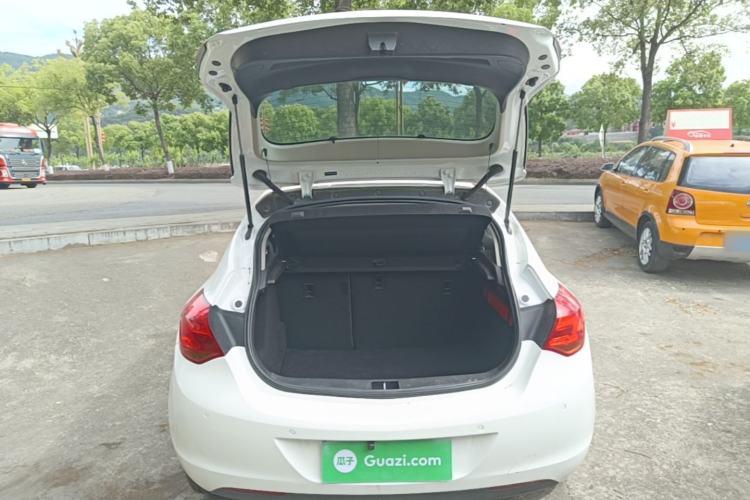 Used Buick GT 2014 XT 1.6L Automatic Fashion Edition Trunk