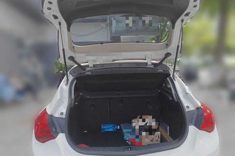 Used Buick GT 2014 XT 1.6L Automatic Fashion Edition Trunk