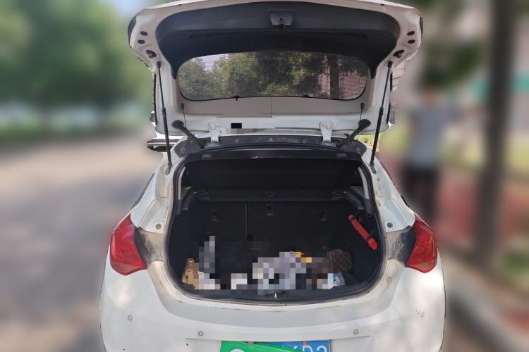Used Buick GT 2014 XT 1.6L Automatic Fashion Edition Trunk