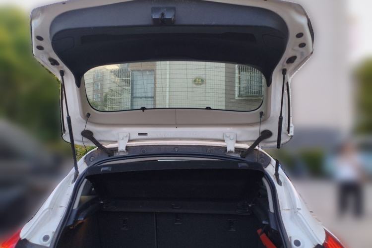 Used Buick GT 2014 XT 1.6L Automatic Fashion Edition Trunk