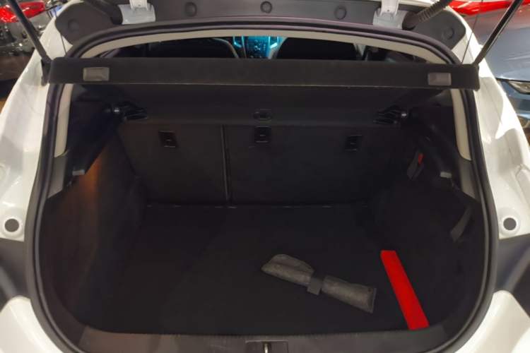 Used Buick GT 2014 XT 1.6L Automatic Fashion Edition Trunk