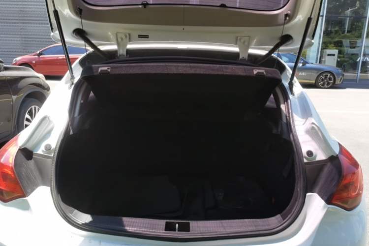 Used Buick GT 2014 XT 1.6L Automatic Fashion Edition Trunk