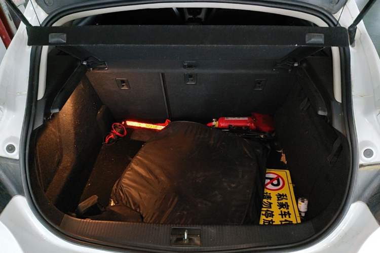 Used Buick GT 2014 XT 1.6L Automatic Fashion Edition Trunk