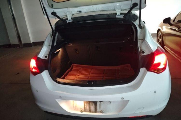 Used Buick GT 2014 XT 1.6L Automatic Fashion Edition Trunk