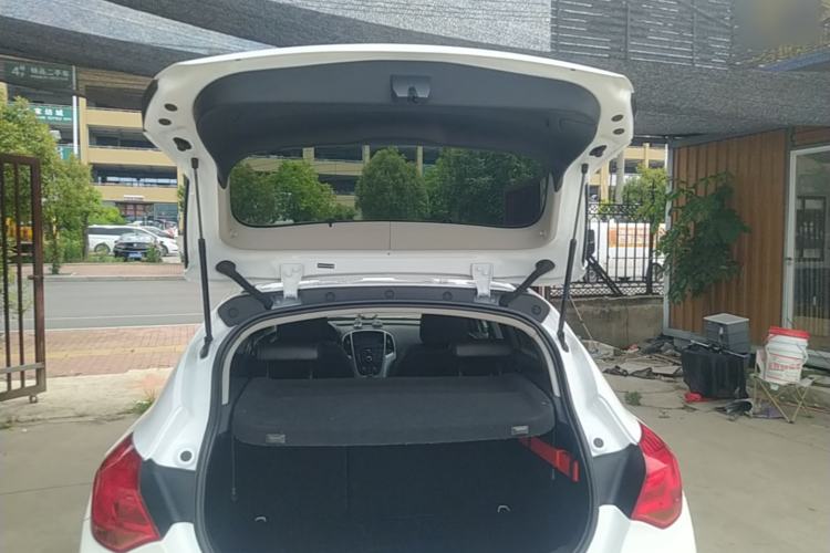 Used Buick GT 2014 XT 1.6L Automatic Fashion Edition Trunk
