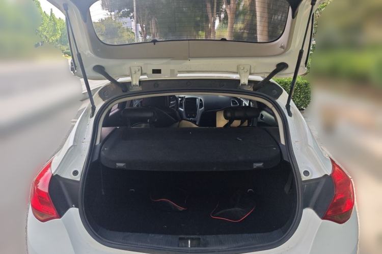 Used Buick GT 2014 XT 1.6L Automatic Fashion Edition Trunk
