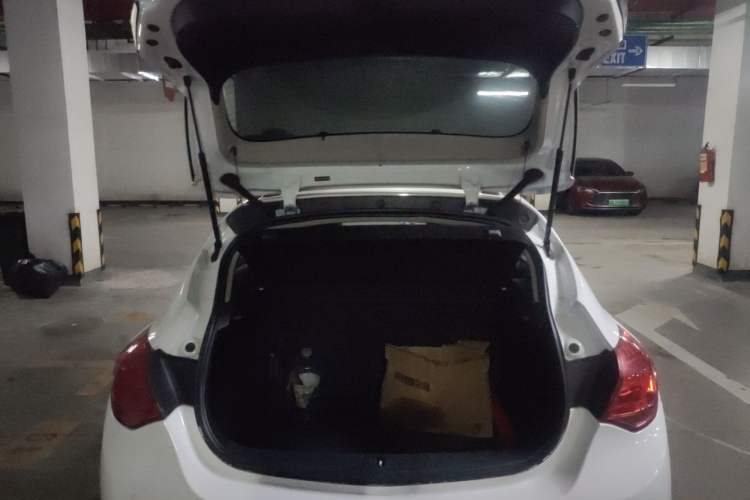 Used Buick GT 2014 XT 1.6L Automatic Fashion Edition Trunk