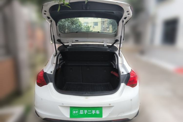 Used Buick GT 2014 XT 1.6L Automatic Fashion Edition Trunk