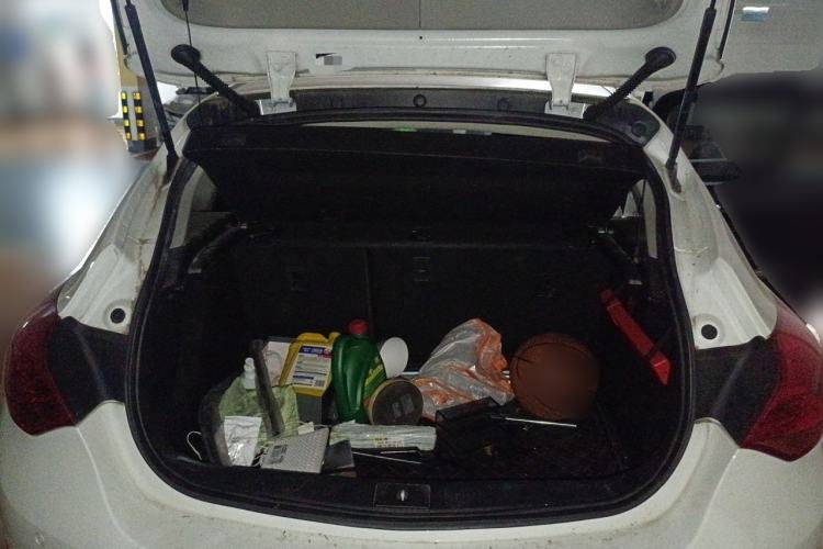 Used Buick GT 2014 XT 1.6L Automatic Fashion Edition Trunk