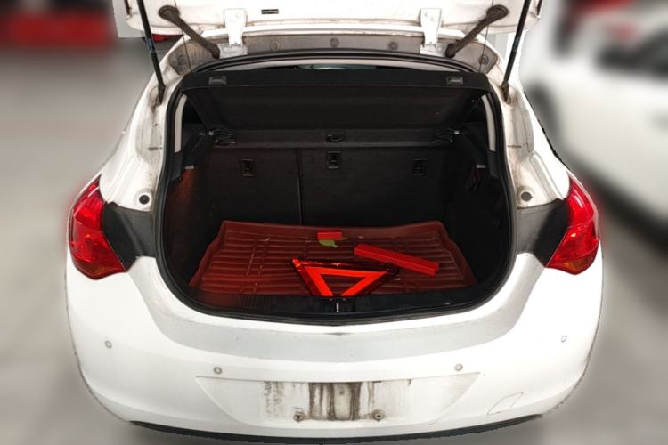 Used Buick GT 2014 XT 1.6L Automatic Fashion Edition Trunk