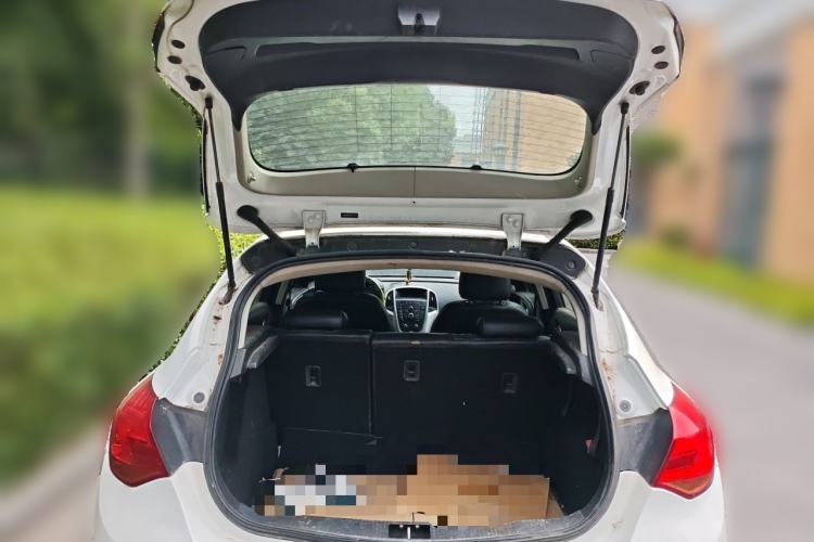 Used Buick GT 2014 XT 1.6L Automatic Fashion Edition Trunk