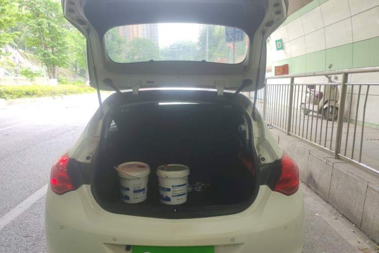 Used Buick GT 2014 XT 1.6L Automatic Fashion Edition Trunk