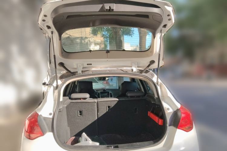 Used Buick GT 2014 XT 1.6L Automatic Comfort Edition Trunk