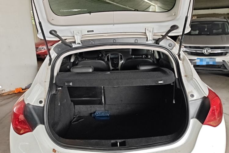 Used Buick GT 2014 XT 1.6L Automatic Fashion Edition Trunk