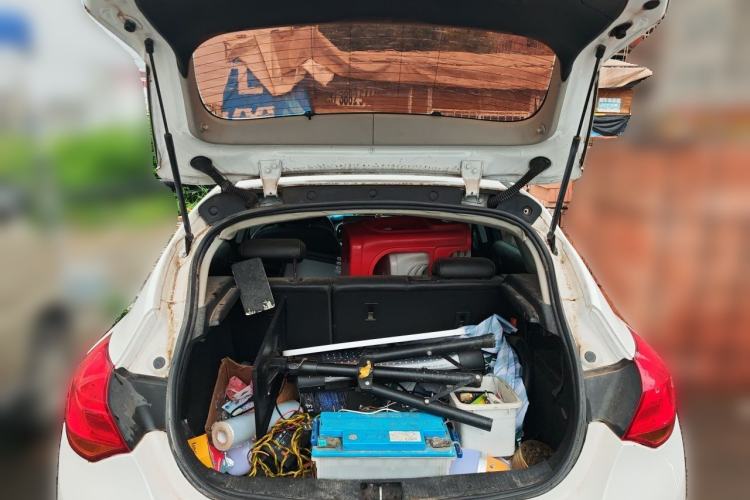 Used Buick GT 2014 XT 1.6L Automatic Fashion Edition Trunk