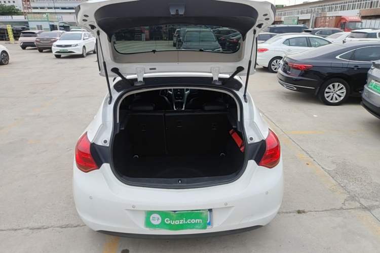 Used Buick GT 2014 XT 1.6L Automatic Fashion Edition Trunk