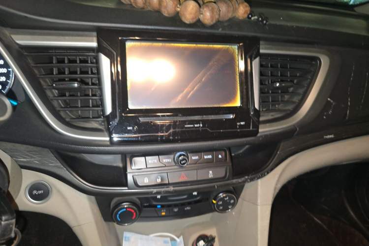Used Buick GT 2015 15N Manual Elite Edition Audio And AC Panel