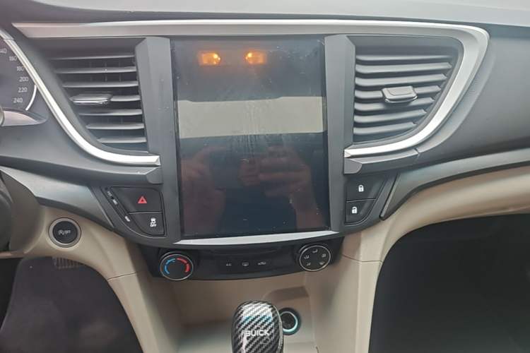 Used Buick GT 2015 15N Automatic Elite Version Audio And AC Panel